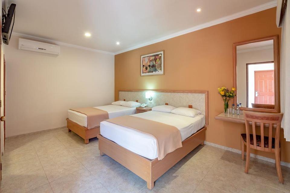 Tecnohotel Itzaes Мерида Екстериор снимка