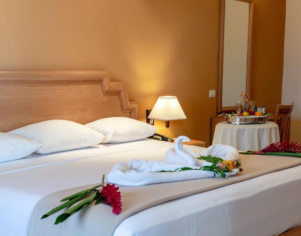 Tecnohotel Itzaes Мерида Екстериор снимка
